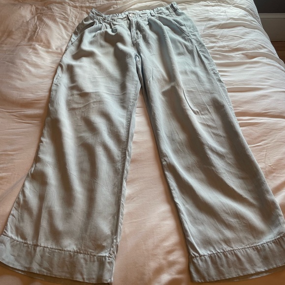 The softest pants you can imagine!  Lightweight, flowy, elastic band. - Picture 3 of 4